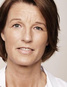 Anti-Aging Behandlung der Zornesfalte durch Unterspritzung in Mainz